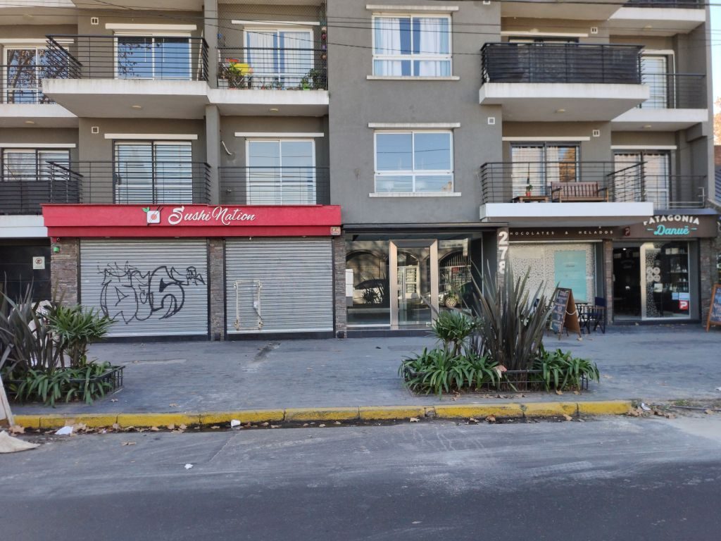 FONROUGE al 200 Piso PB 32