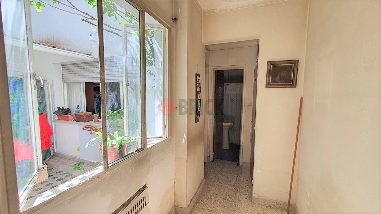 RIVADAVIA, AV. al 6500 Piso 1 8