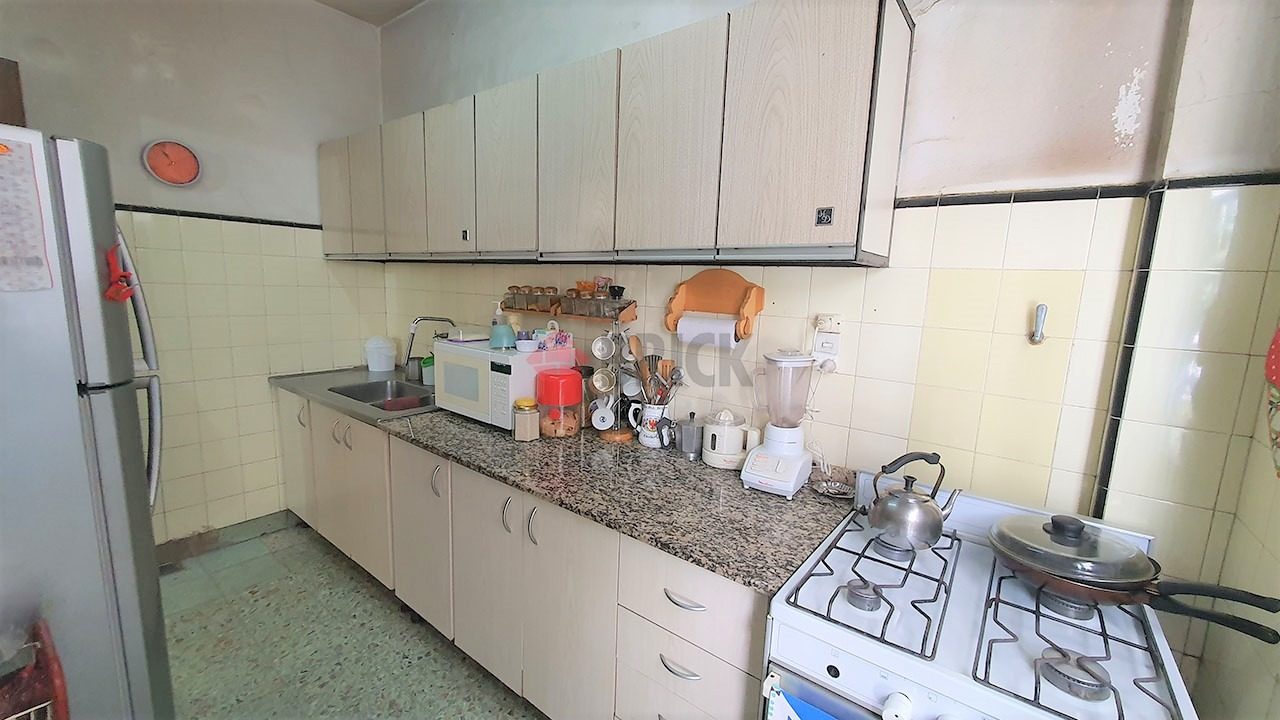 RIVADAVIA, AV. al 6500 Piso 1 6