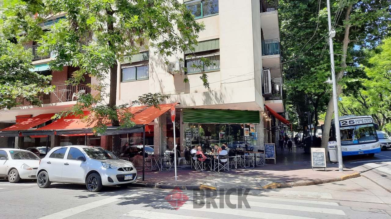 CASEROS, AV. al 3000 11