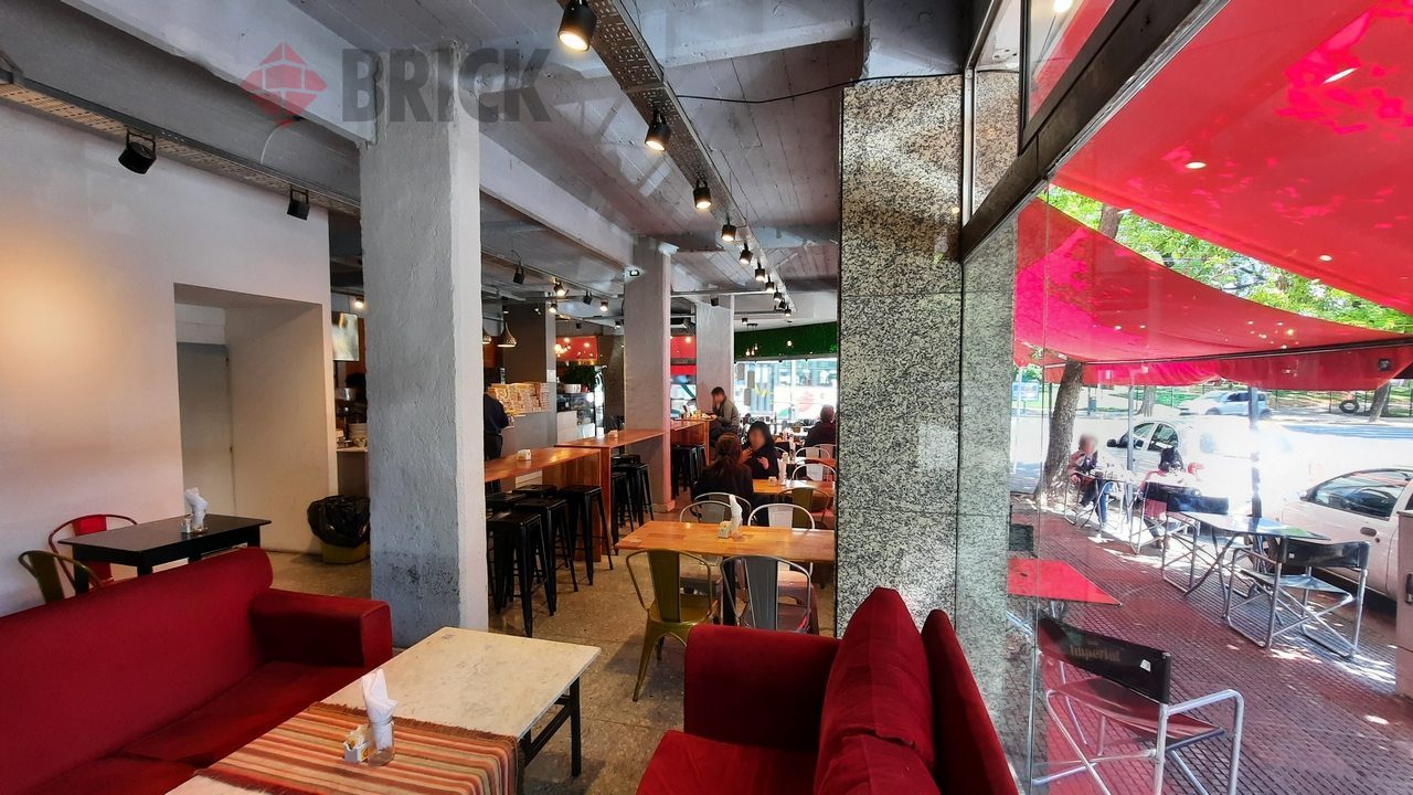 CASEROS, AV. al 3000 7