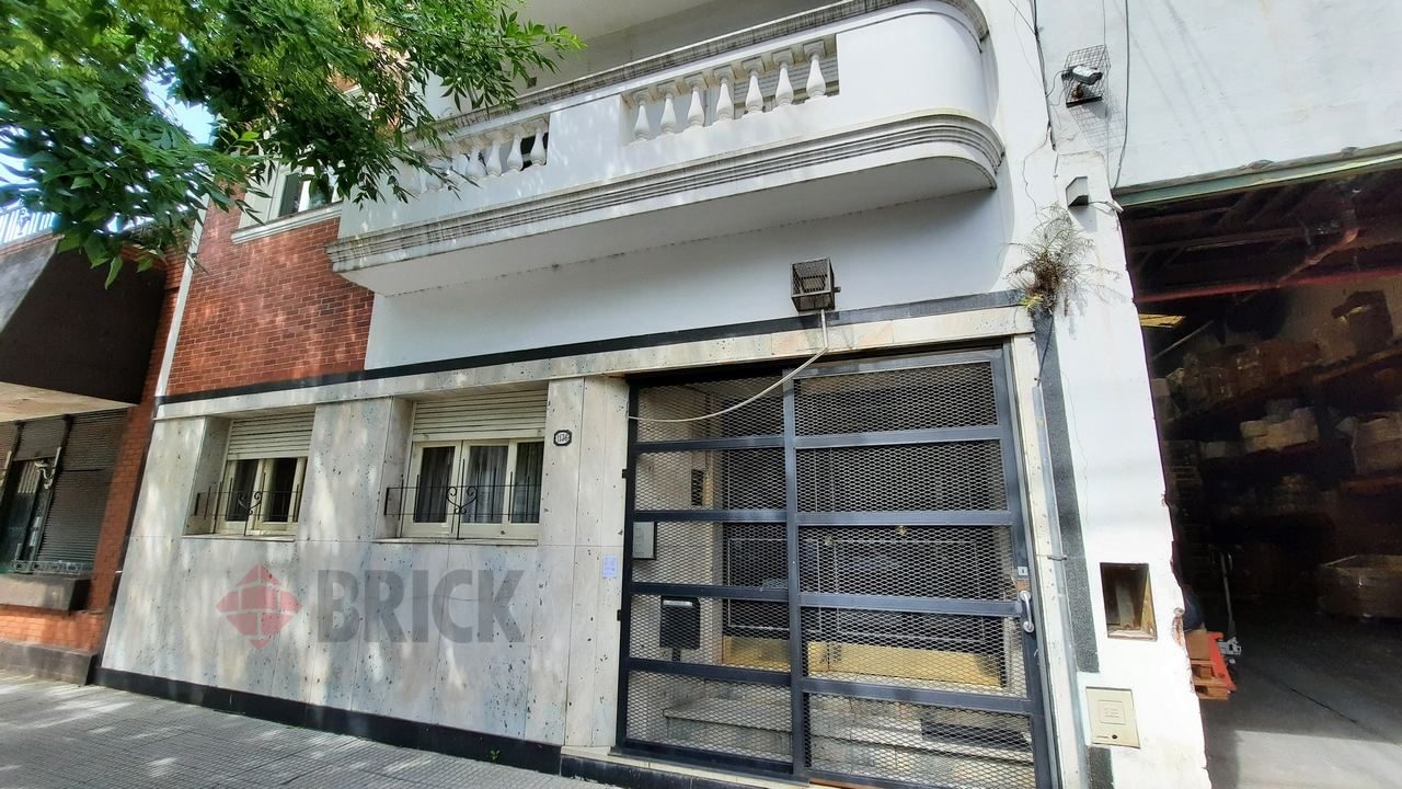 AGUIRRE al 1100 Piso PB 25