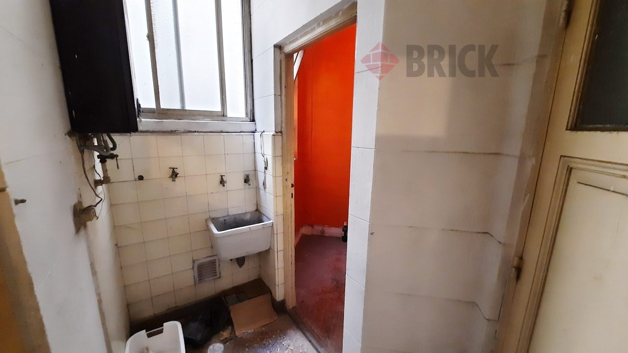 RIVADAVIA, AV. al 3200 Piso 2 16