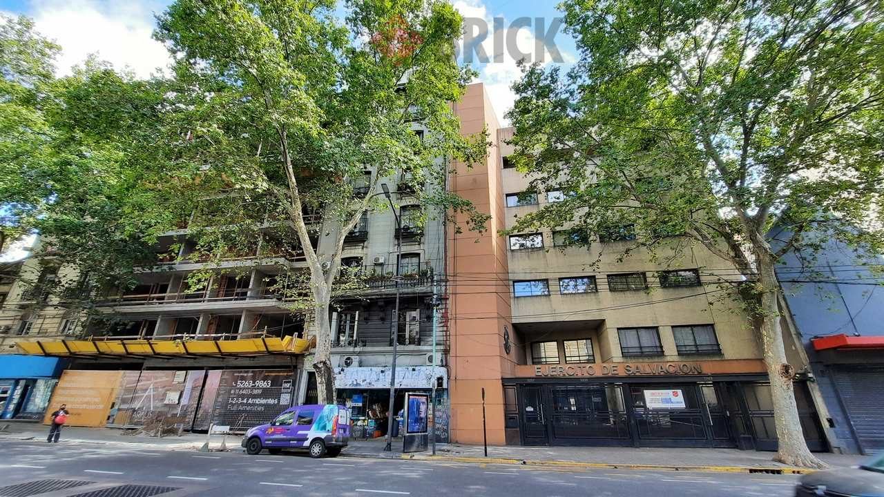 RIVADAVIA, AV. al 3200 Piso 2 1