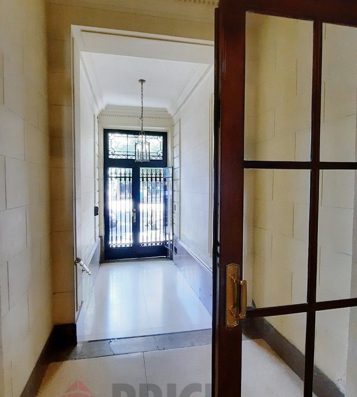 RIVADAVIA, AV. al 3200 Piso 2 19