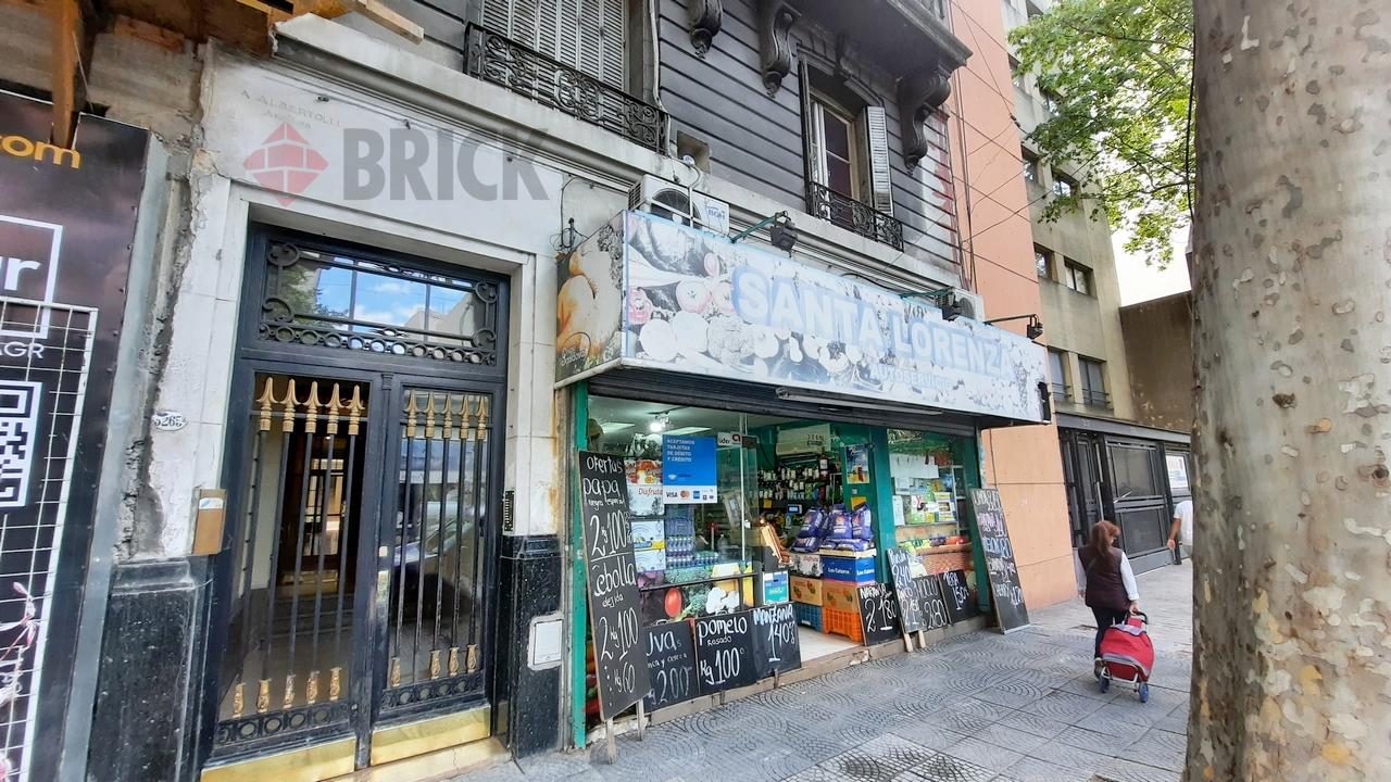 RIVADAVIA, AV. al 3200 Piso 2 21