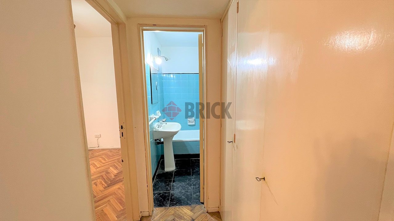 CARACAS al 4600 Piso 1 8