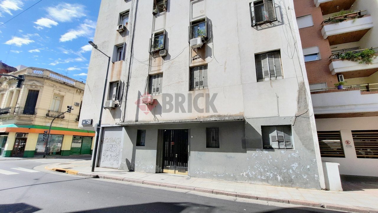 SANTIAGO DEL ESTERO al 600 Piso 7 27