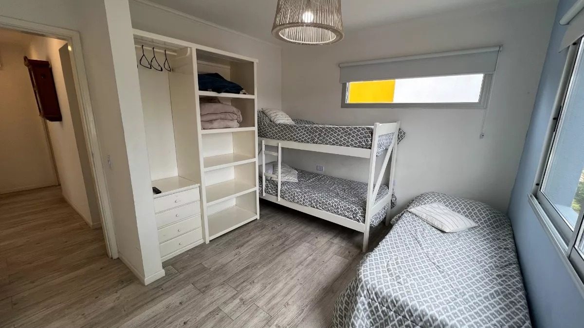 LAS GAVIOTAS (CALLE 30) 16