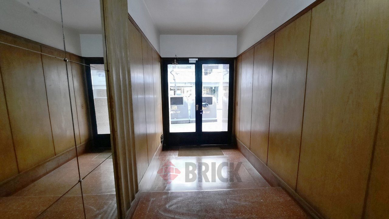 ECUADOR al 1300 Piso PB 23