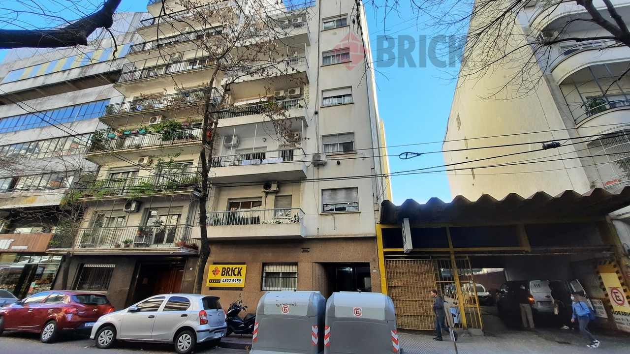 ECUADOR al 1300 Piso PB 25