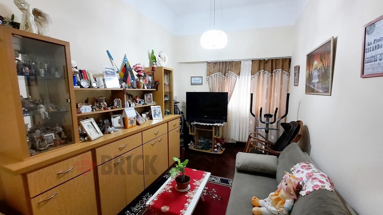 ECUADOR al 1300 Piso PB 2