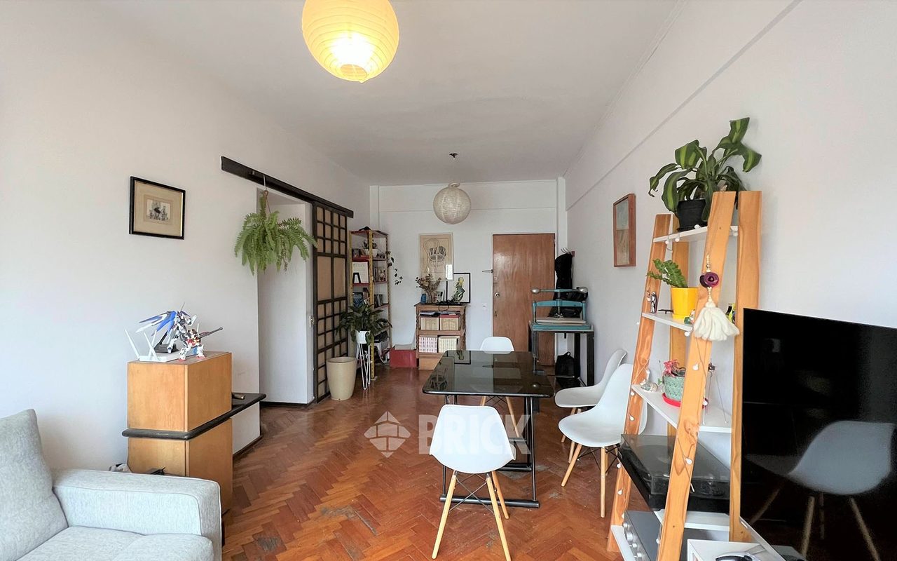 CORONEL DIAZ, AV. al 2300 Piso 8 5