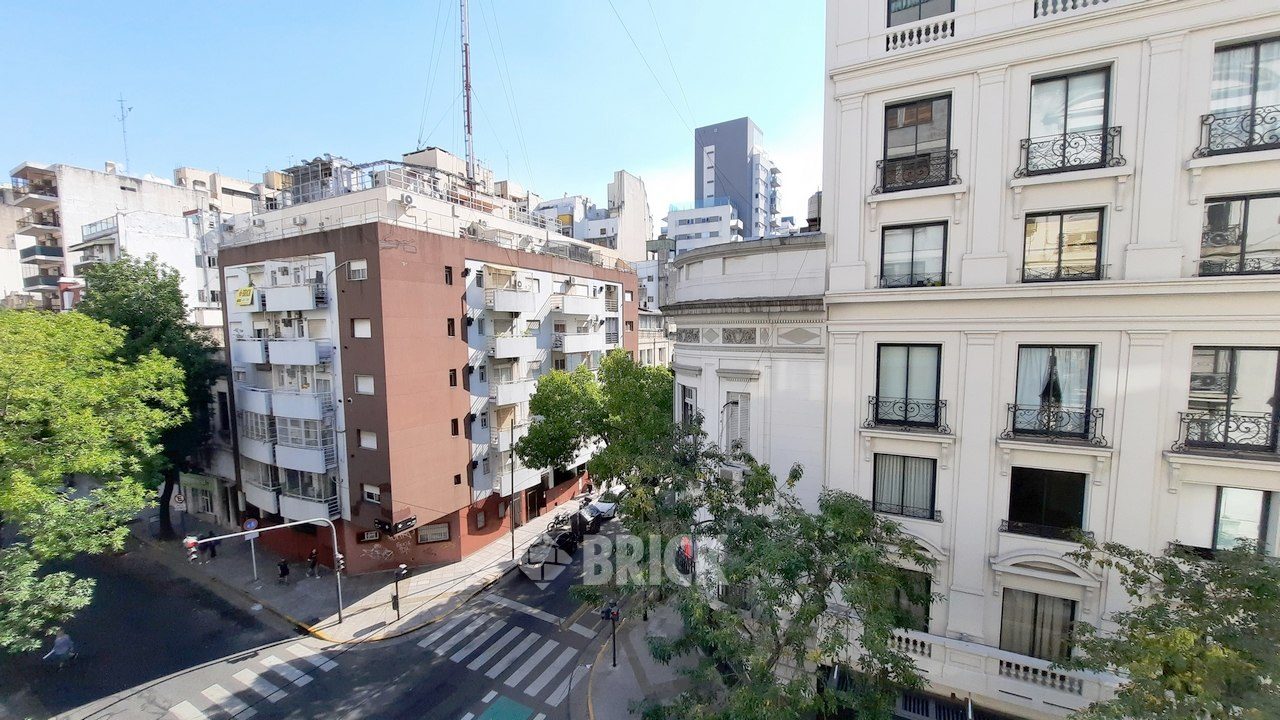 SOLIS al 600 Piso 4 15