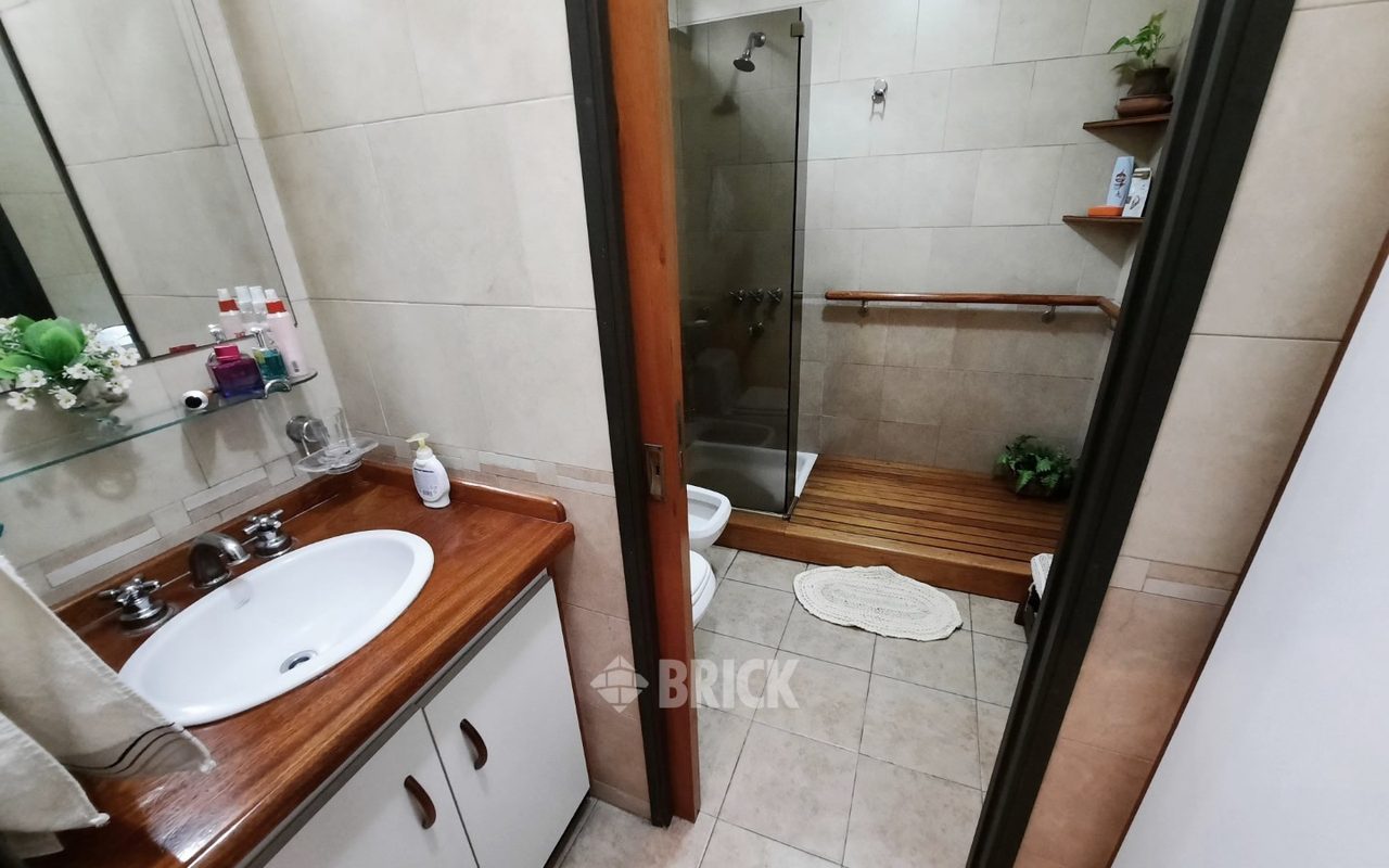 PERON, EVA, AV. al 2700 11