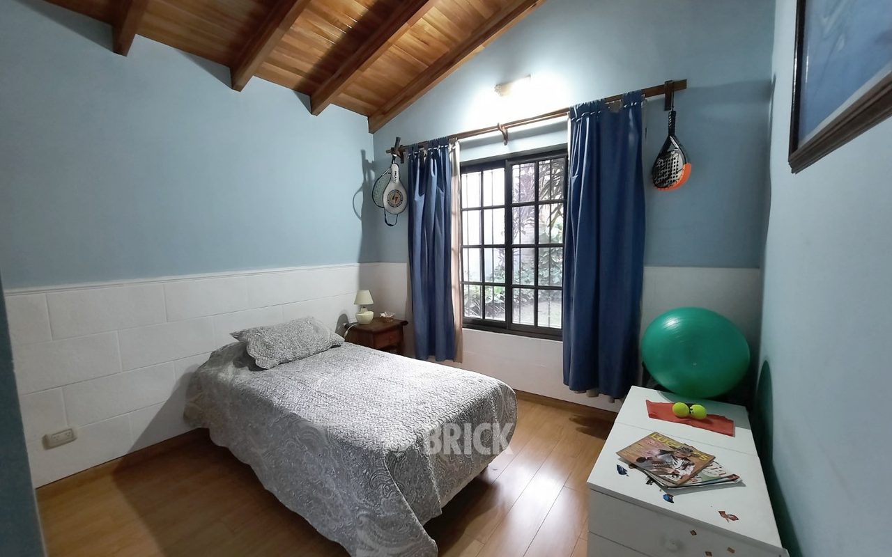 PERON, EVA, AV. al 2700 17