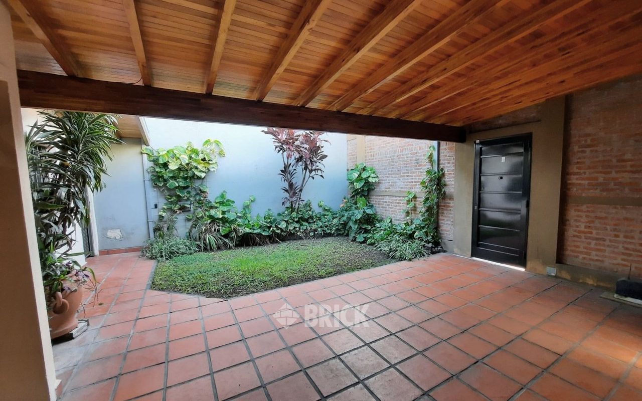 PERON, EVA, AV. al 2700 35