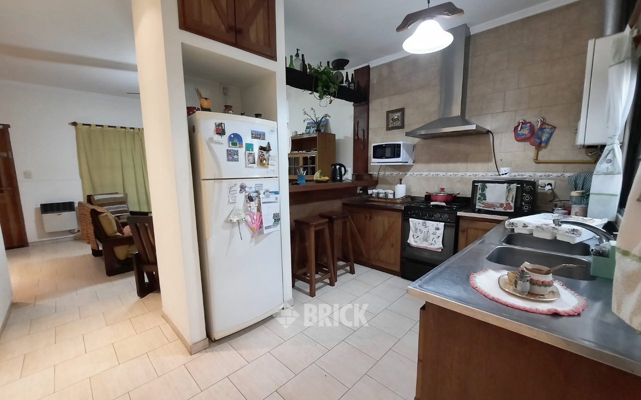 PERON, EVA, AV. al 2700 4