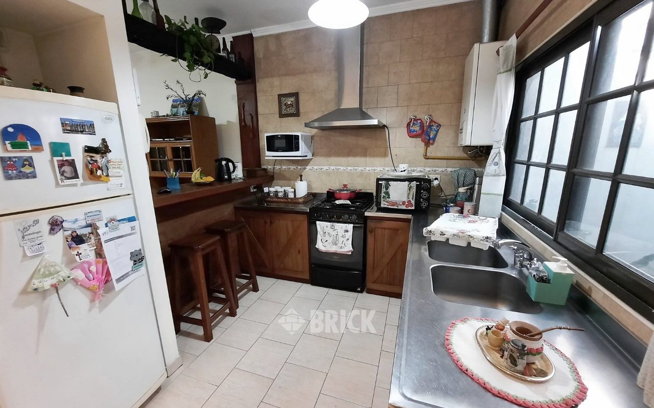 PERON, EVA, AV. al 2700 5