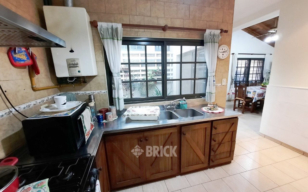 PERON, EVA, AV. al 2700 6