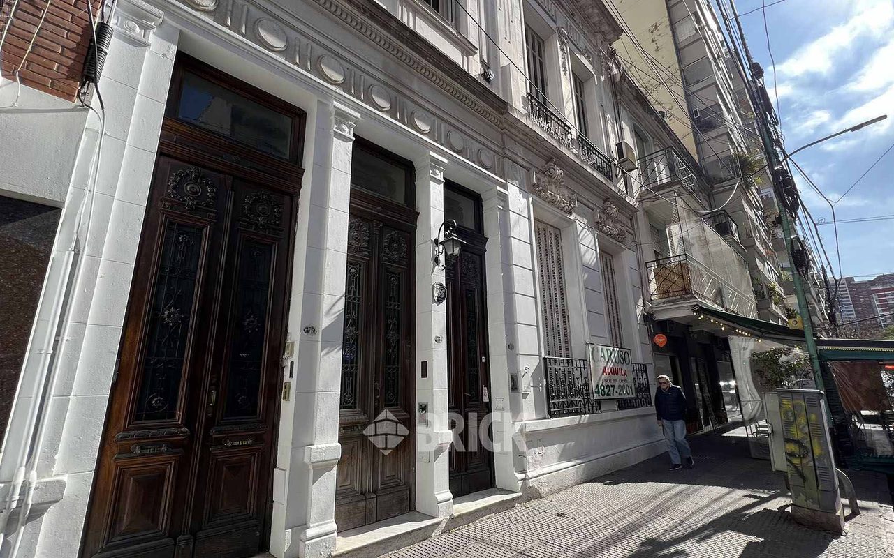 JUNCAL al 2700 Piso PB 32