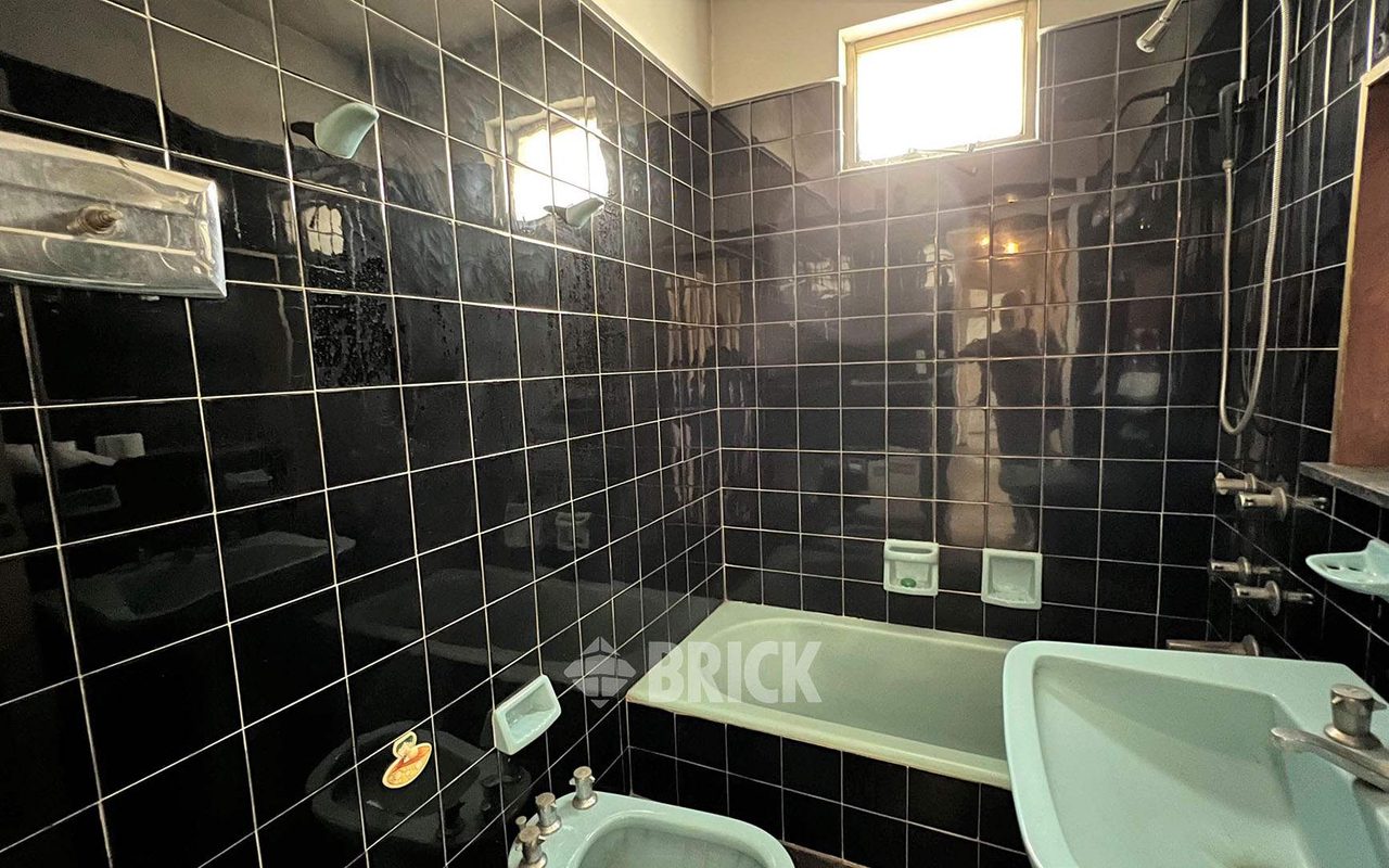 GUAYAQUIL al 300 Piso 6 12