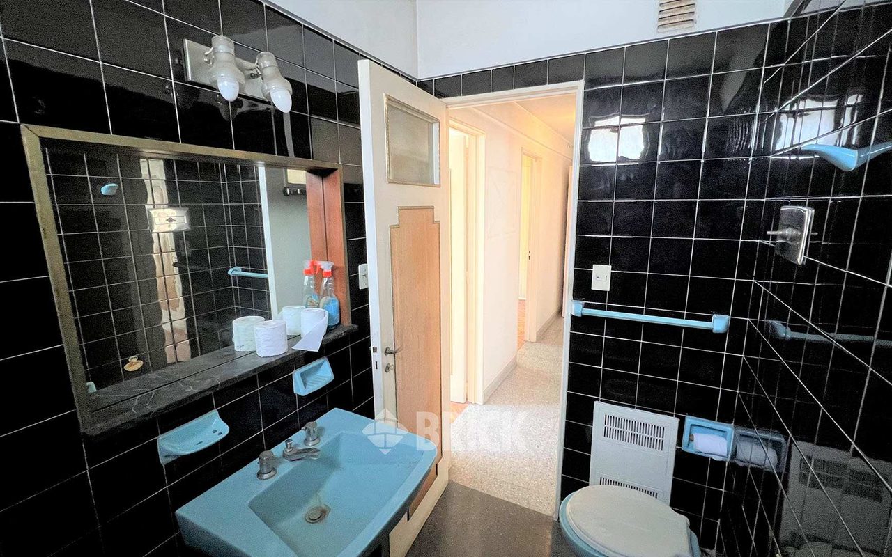 GUAYAQUIL al 300 Piso 6 13