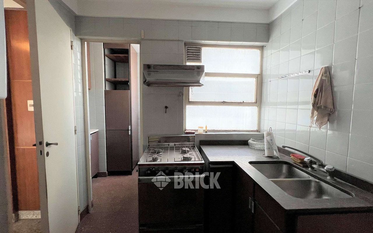 GUAYAQUIL al 300 Piso 6 20