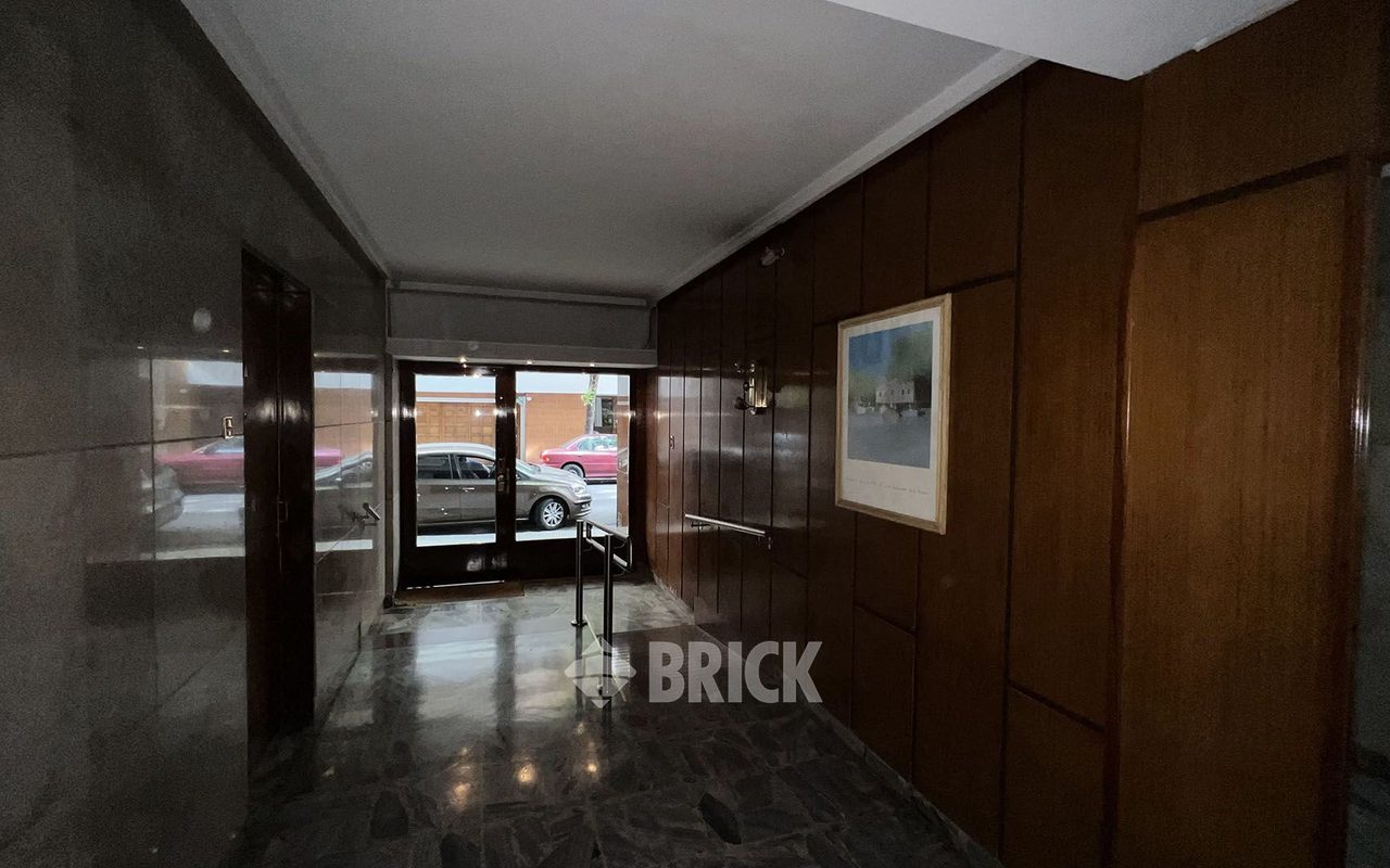 GUAYAQUIL al 300 Piso 6 23