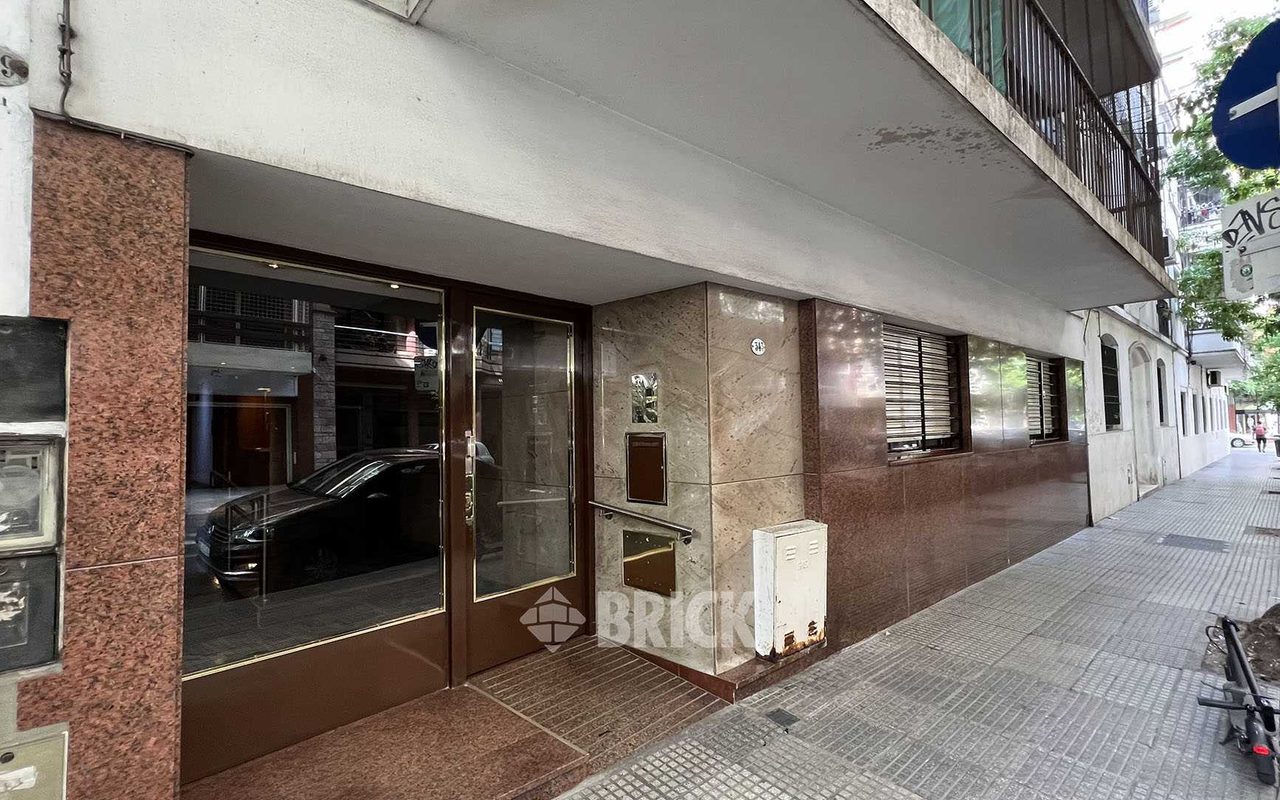 GUAYAQUIL al 300 Piso 6 24