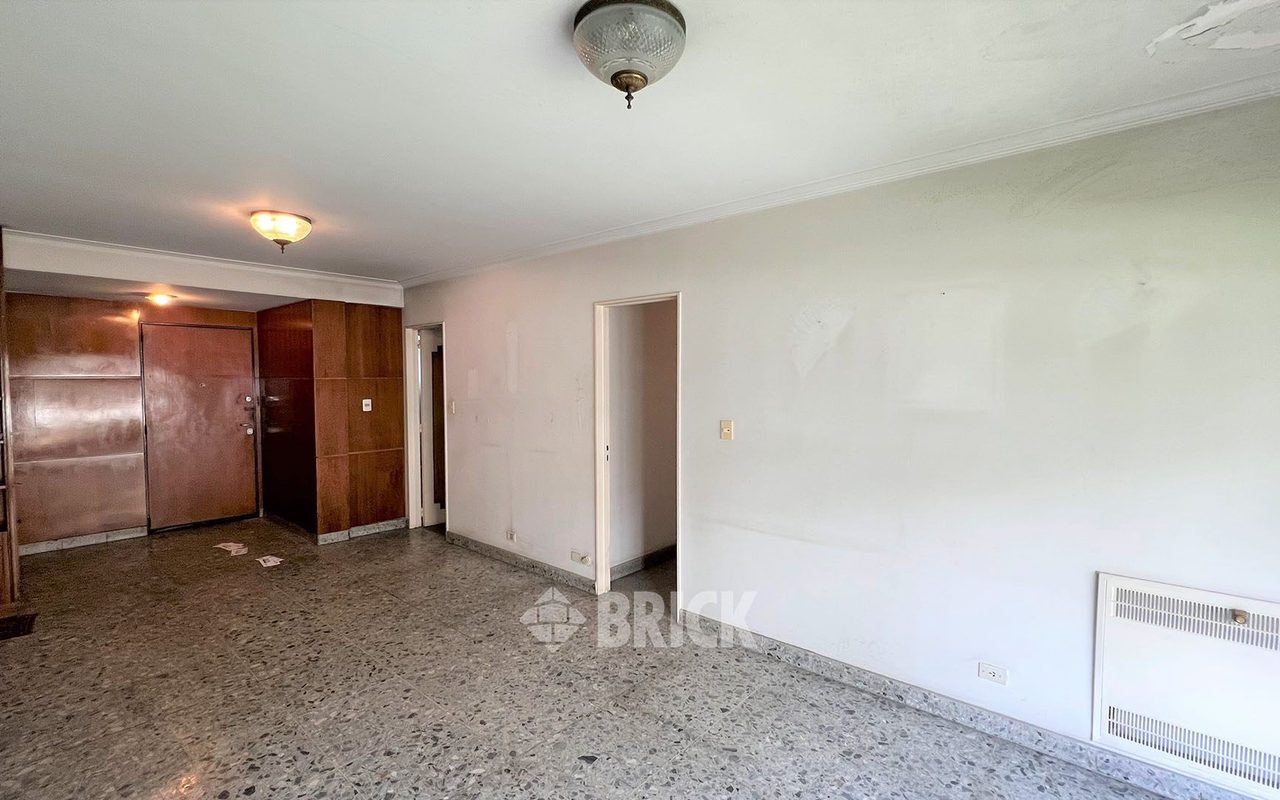 GUAYAQUIL al 300 Piso 6 4