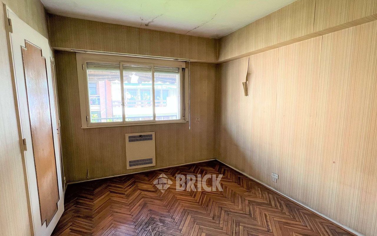 GUAYAQUIL al 300 Piso 6 8