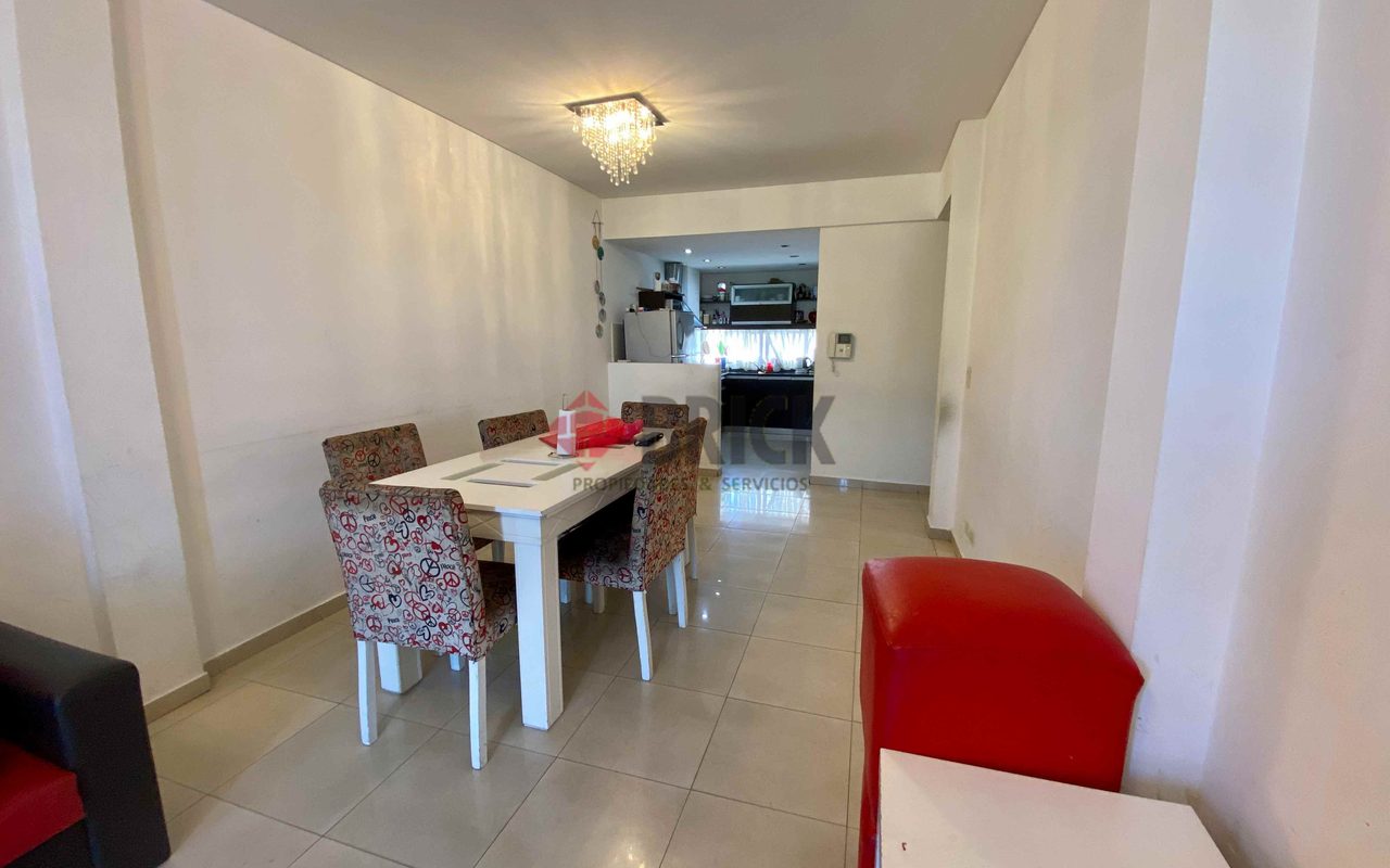 CHACABUCO al 400 Piso 2 4