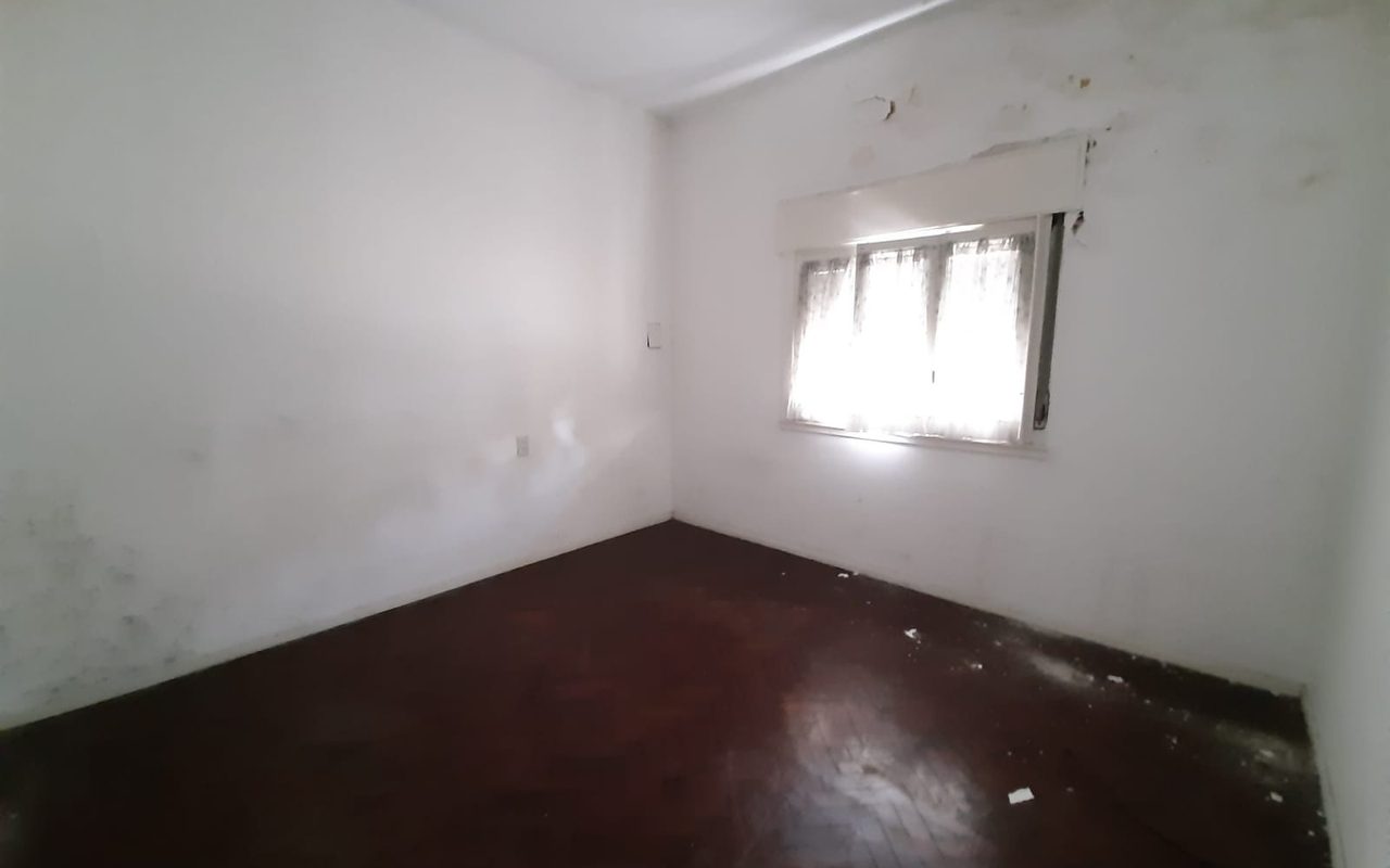 LAS HERAS al 600 Piso PB 4