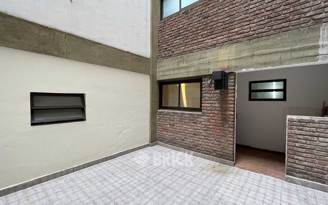 CRAMER, AV. al 2400 Piso 1 14