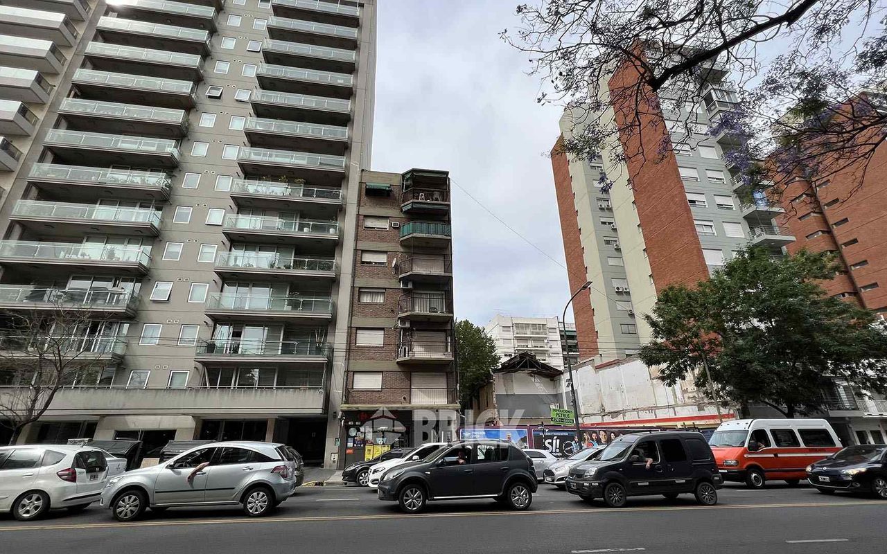 CRAMER, AV. al 2400 Piso 1 17