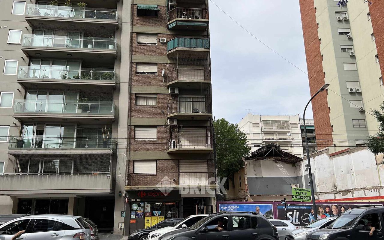 CRAMER, AV. al 2400 Piso 1 18