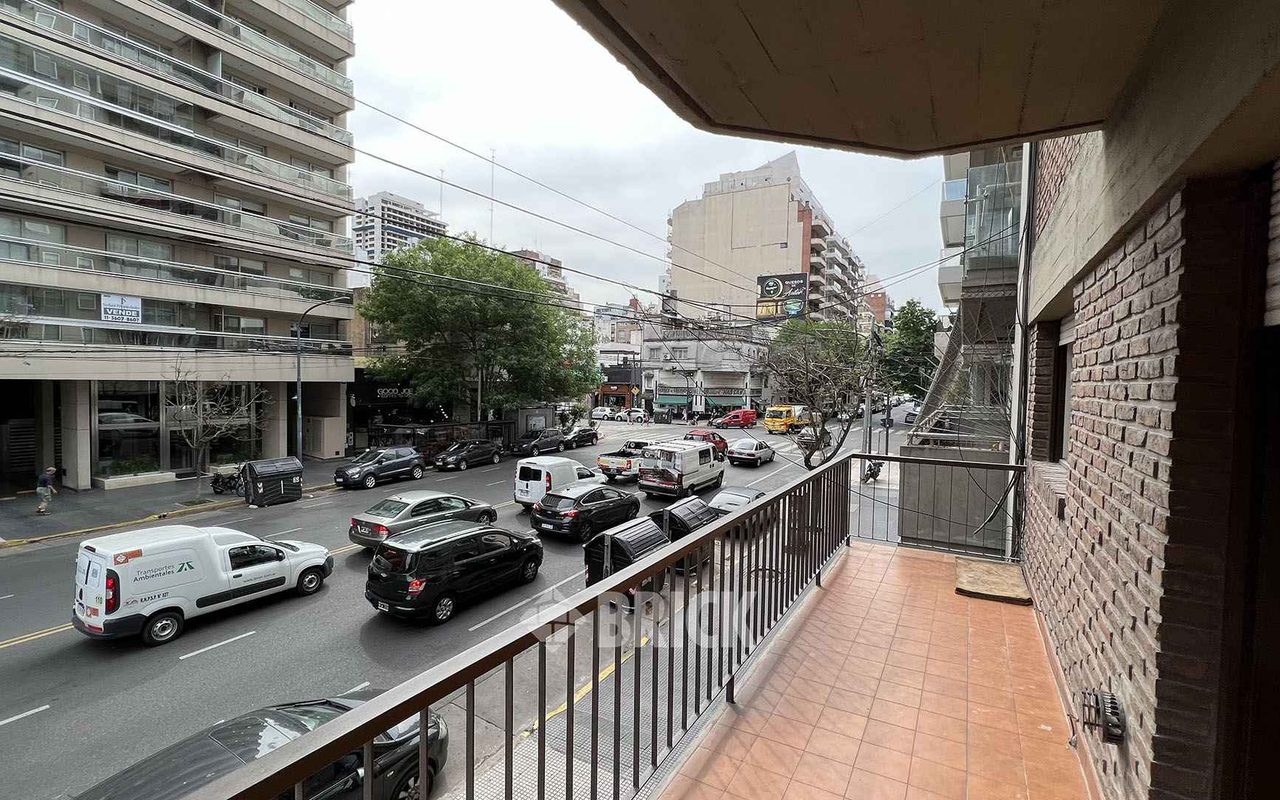 CRAMER, AV. al 2400 Piso 1 3