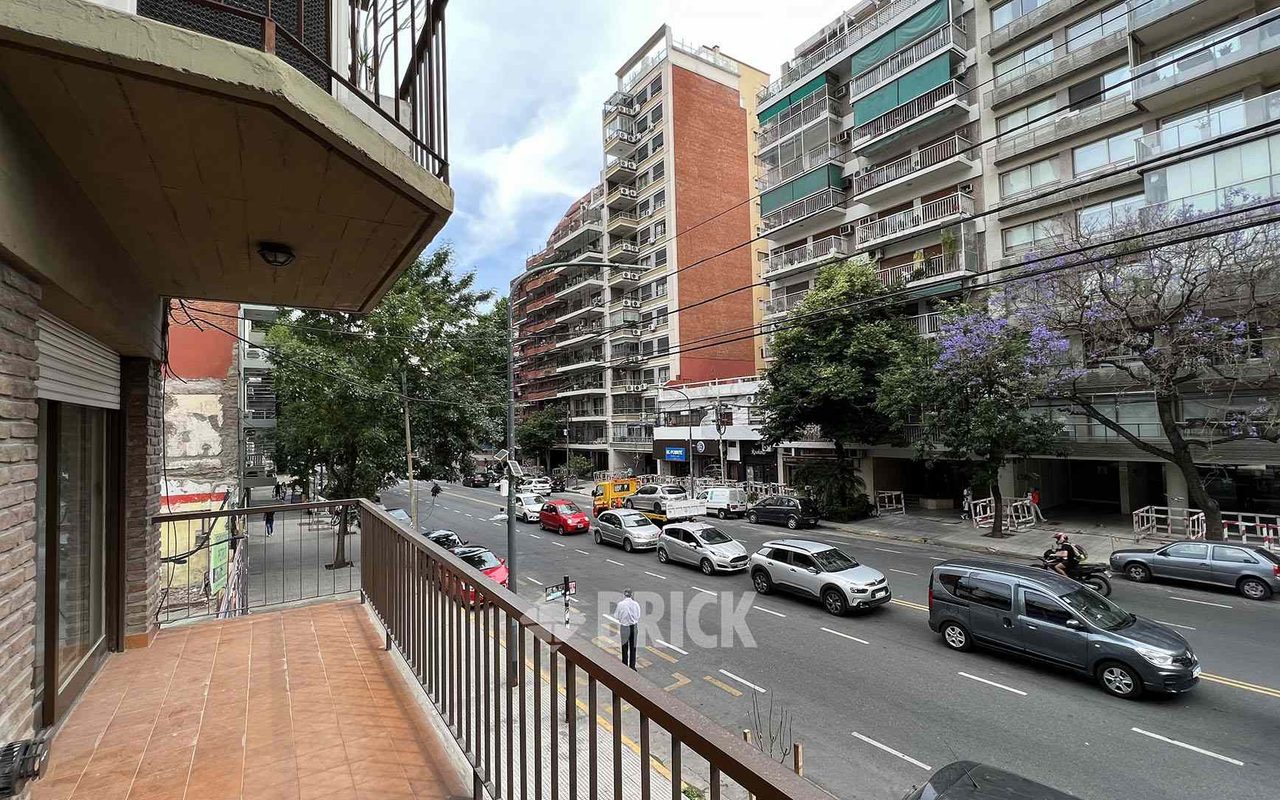 CRAMER, AV. al 2400 Piso 1 4