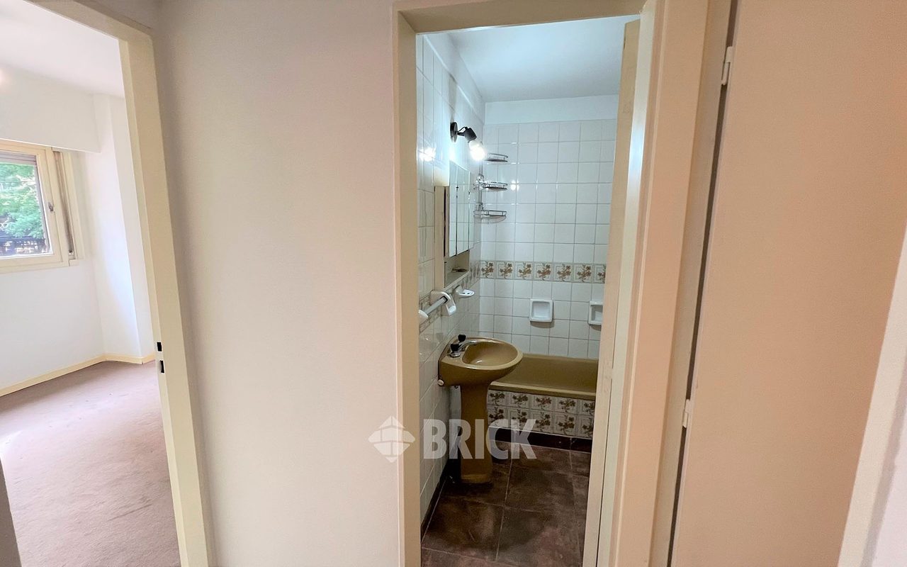 CRAMER, AV. al 2400 Piso 1 5