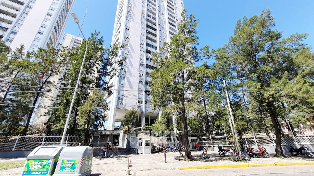 RUCCI, JOSE IGNACIO al 200 Piso 1 26