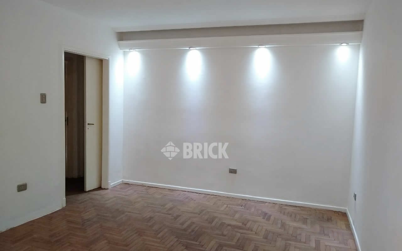 PARAGUAY al 2600 Piso 5 3