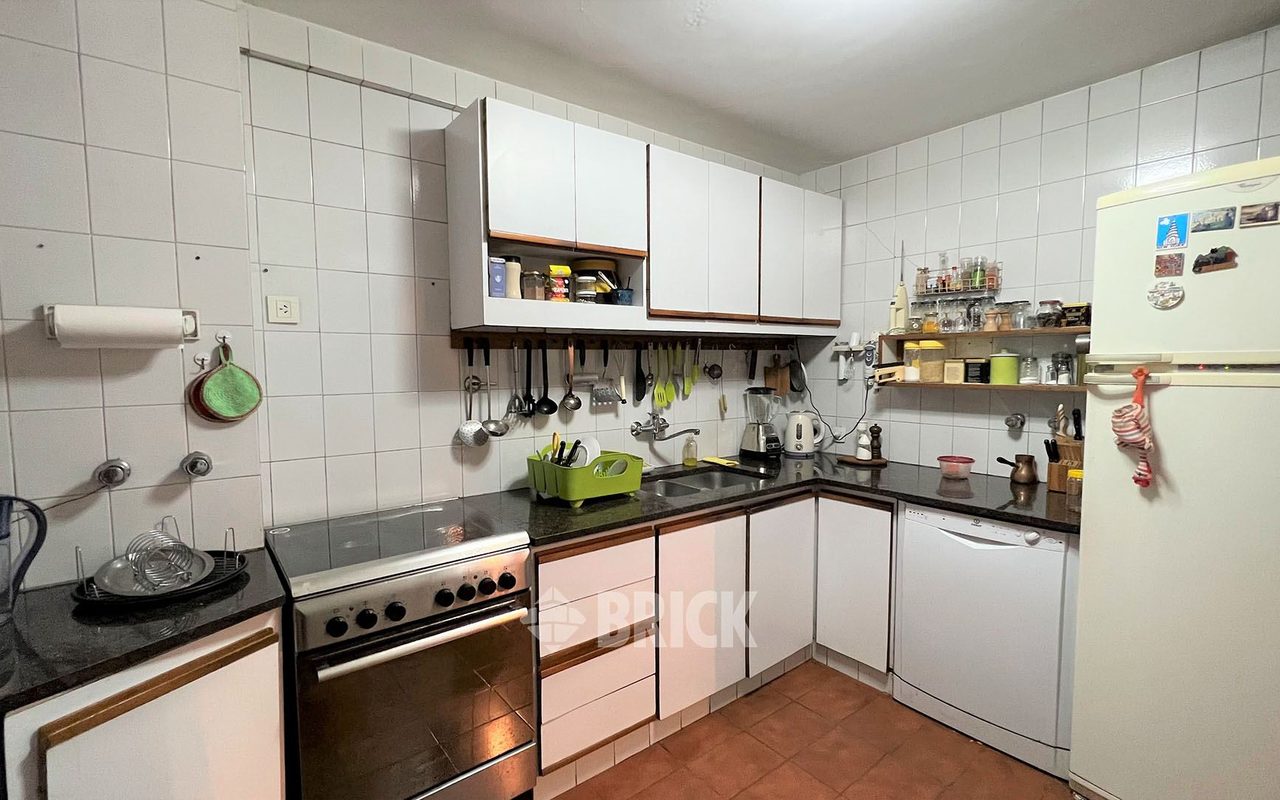 ECUADOR al 1500 Piso PB 22