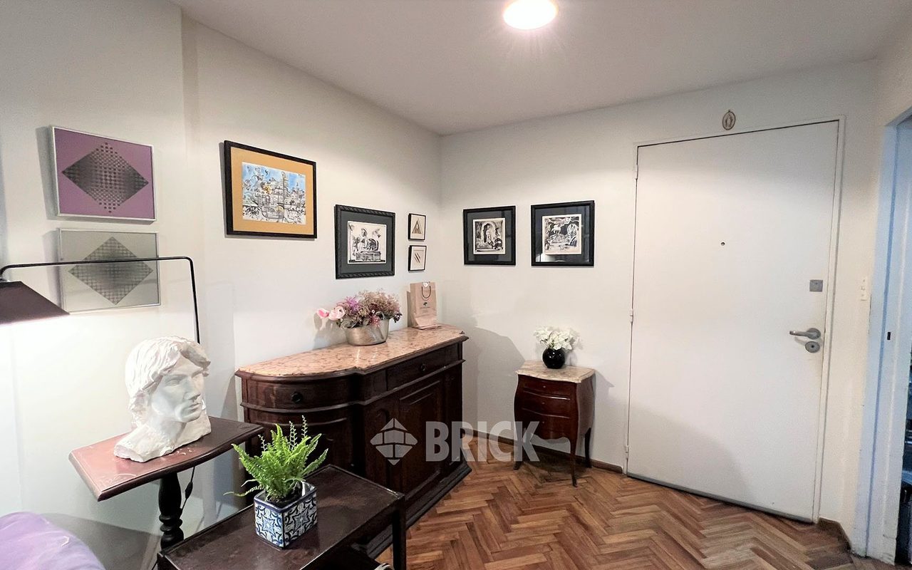 ECUADOR al 1500 Piso PB 3