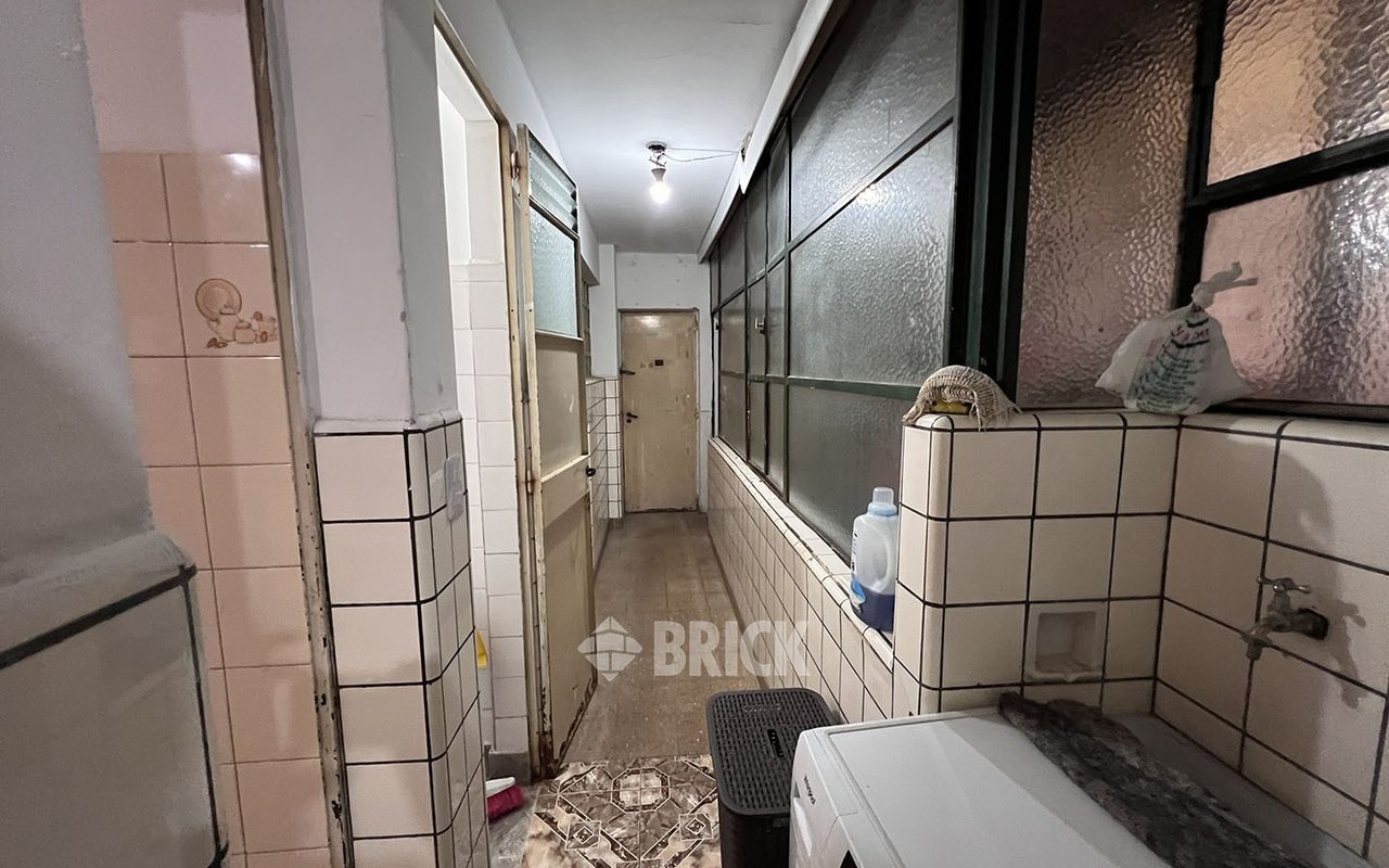 RIVADAVIA, AV. al 2200 Piso 1 16