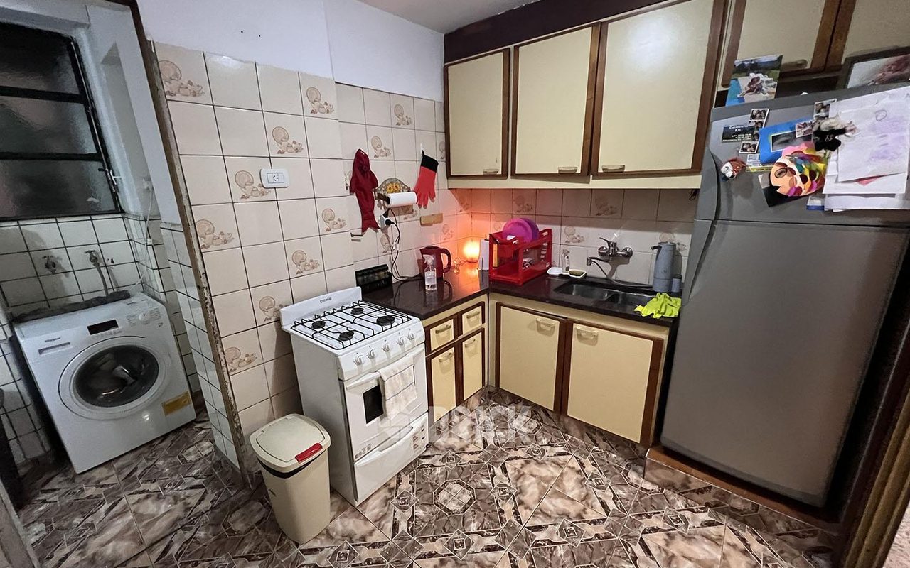 RIVADAVIA, AV. al 2200 Piso 1 21