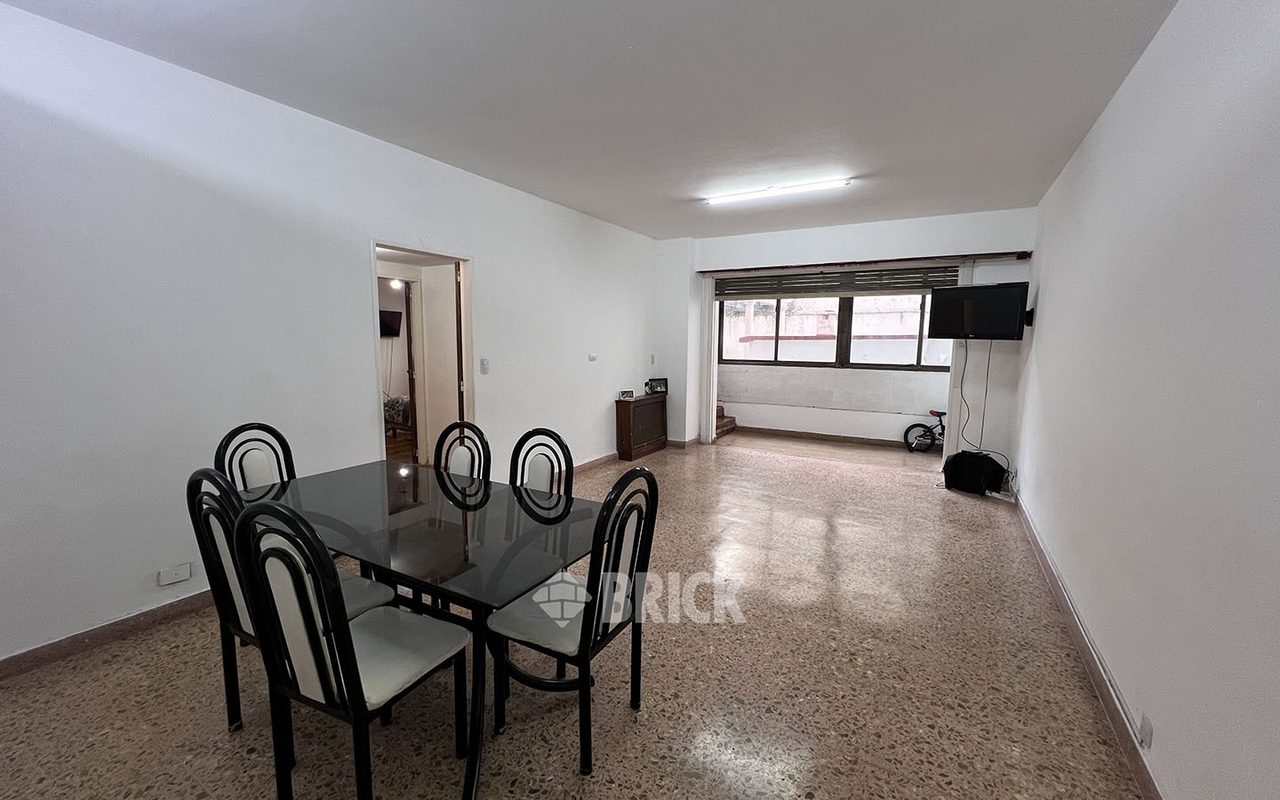 RIVADAVIA, AV. al 2200 Piso 1 6