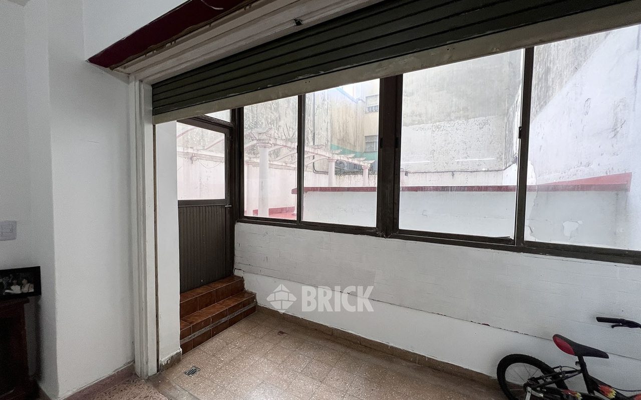 RIVADAVIA, AV. al 2200 Piso 1 7