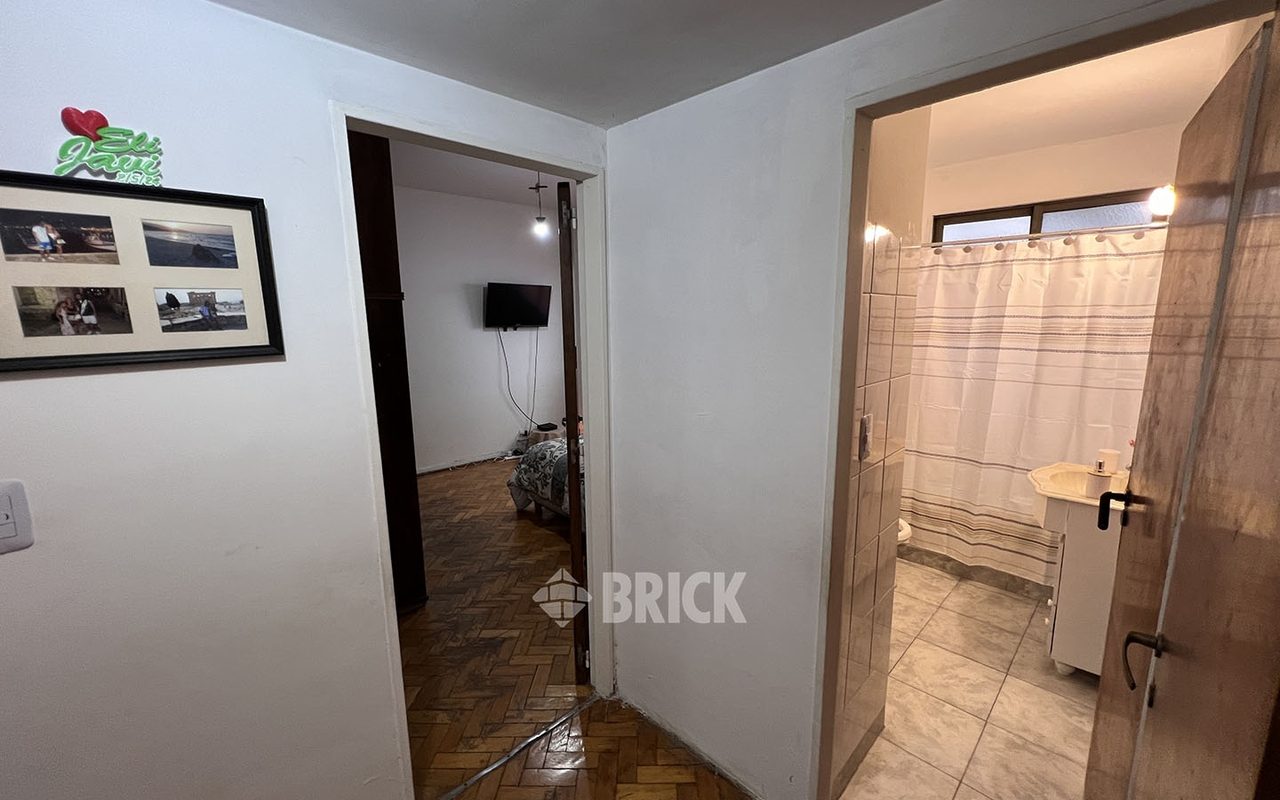 RIVADAVIA, AV. al 2200 Piso 1 9