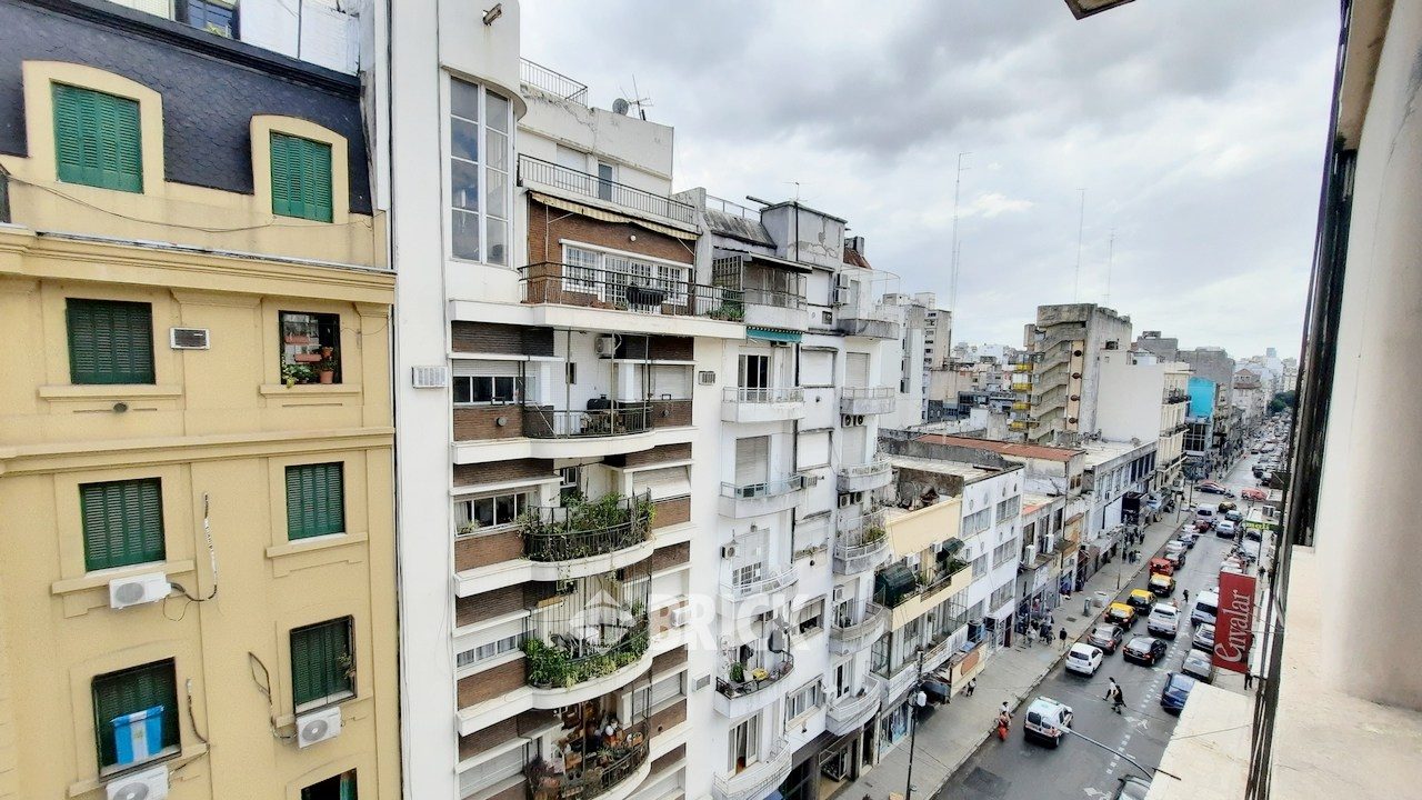 LARREA al 300 Piso 5 12